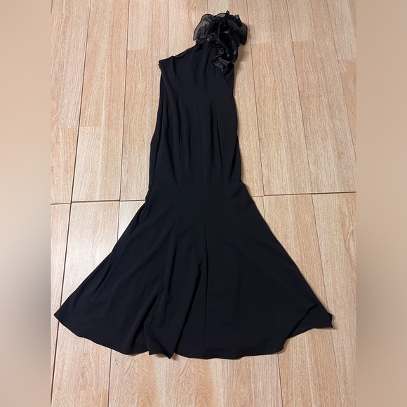 Aidan Mattox by Adrianna Papell Black One Shoulder Gown - Picture 12 of 13